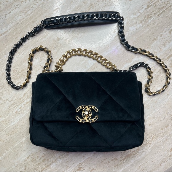 SOLD // Chanel 19 Small Velvet Black Flap Bag (2020) - Picture 2 of 11